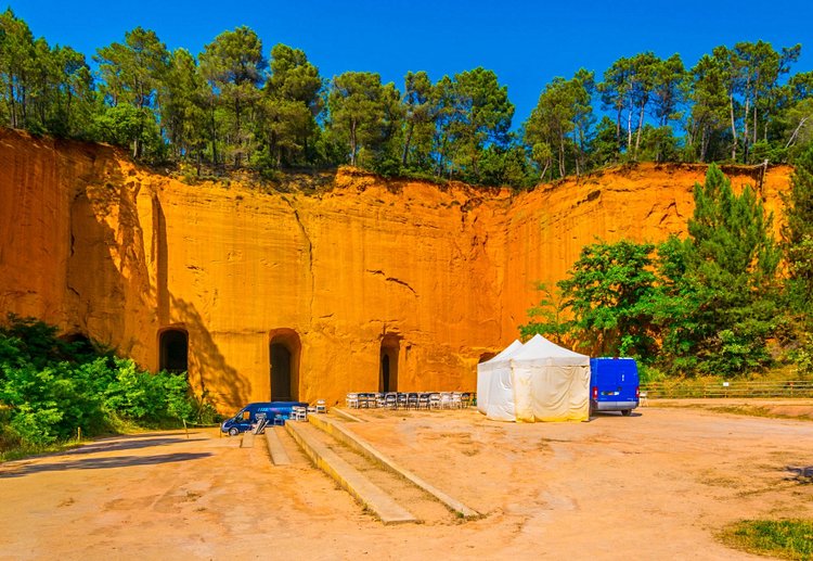 Les mines d'ocre de Bruoux