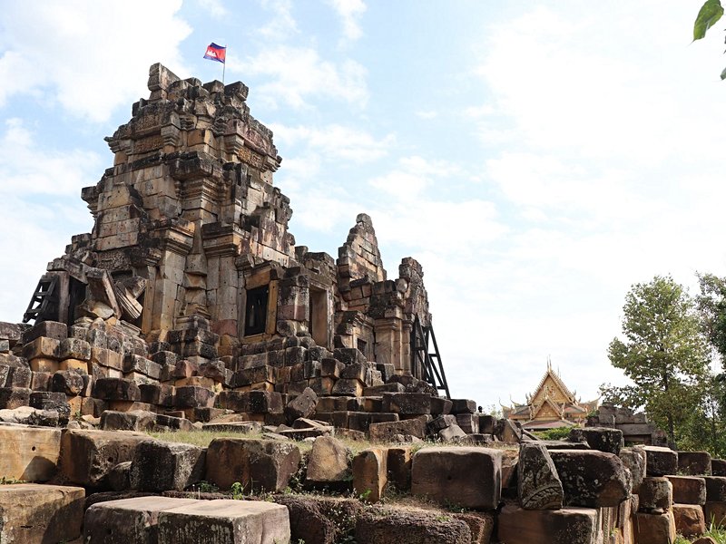 Wat Ek Phnom