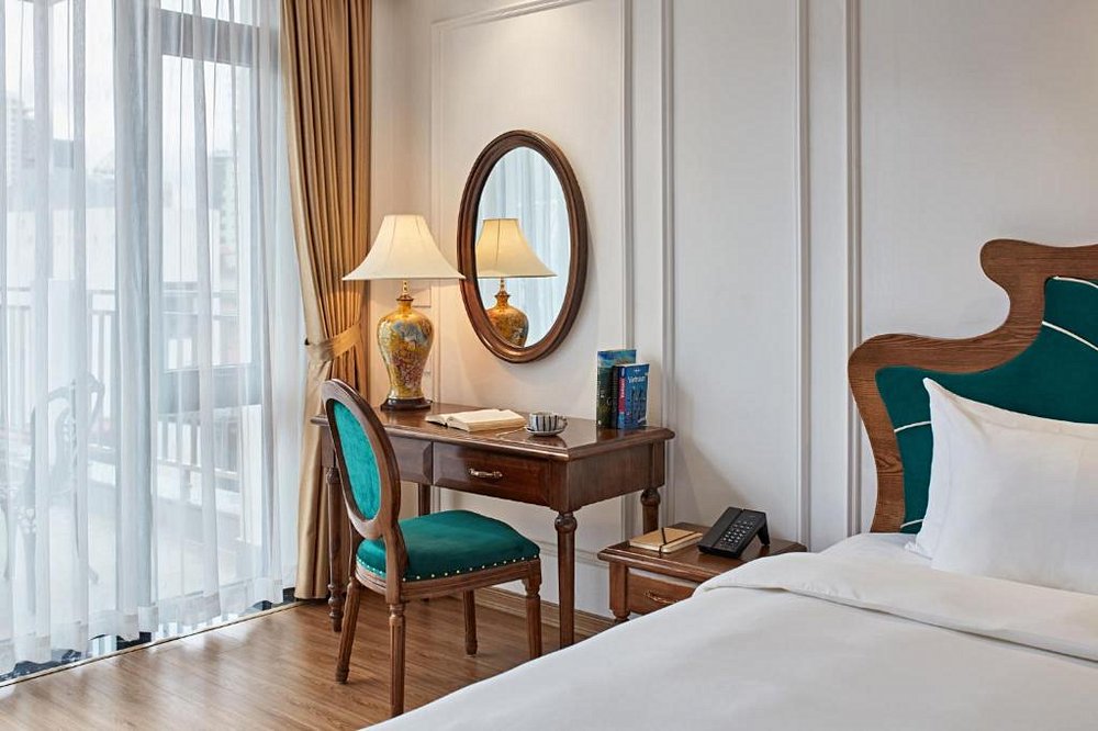 Eliana Premio Hotel Hanoi