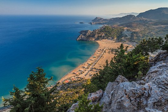 La plage de Tsambika (Rhodes)