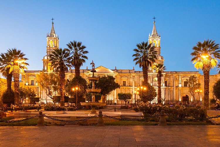 La Plaza de Armas d'arquipa 3