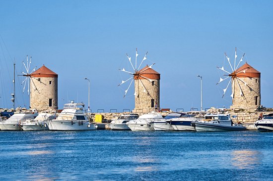 Le port de Mandraki