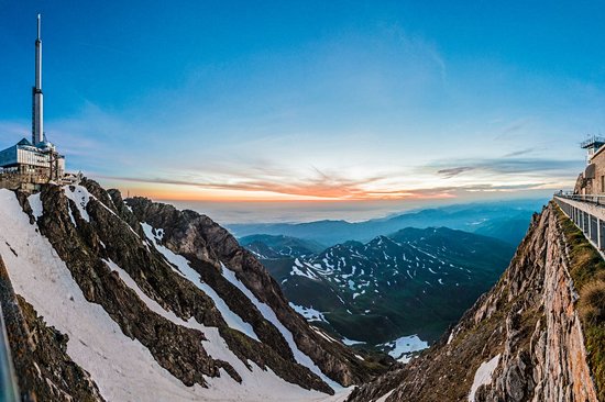 Bagnères et le pic du Midi de Bigorre