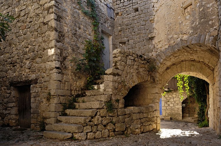 Balazuc : vieux village perché au-dessus de l'Ardèche