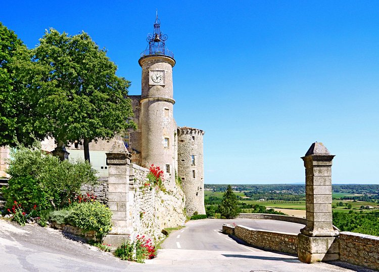 Lussan et les autres beaux villages classés