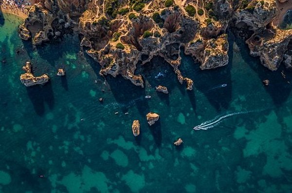 Plonger dans l'océan Atlantique